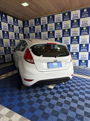 FORD FIESTA 1.6 TI-VCT FLEX SE MANUAL FORD FIESTA 1.6 TI-VCT FLEX SE MANUAL